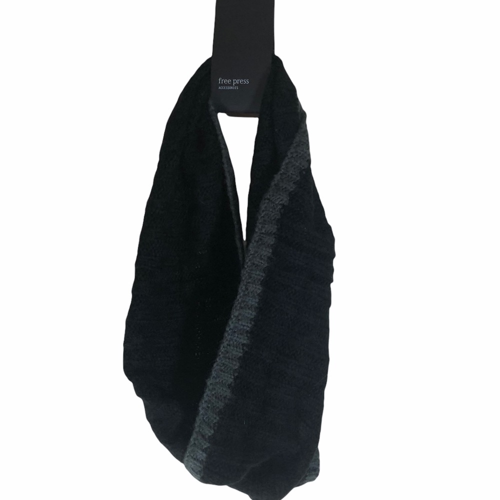 NWT Free Press Infinity Scarf Black Gray Stripe Knit Sweater Cowl New